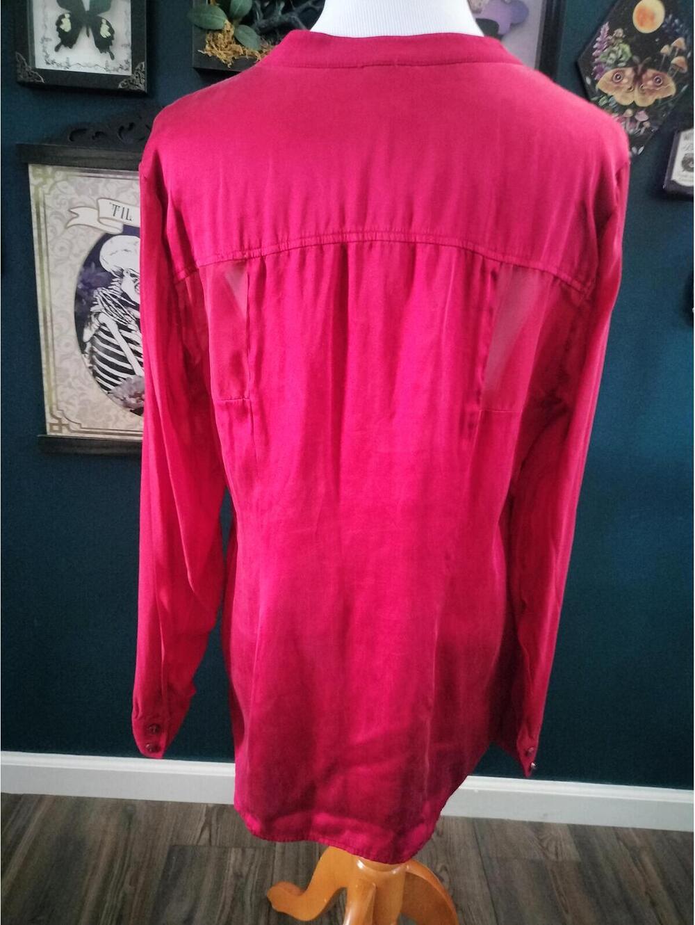 Cache red blouse - Picture 2 of 2